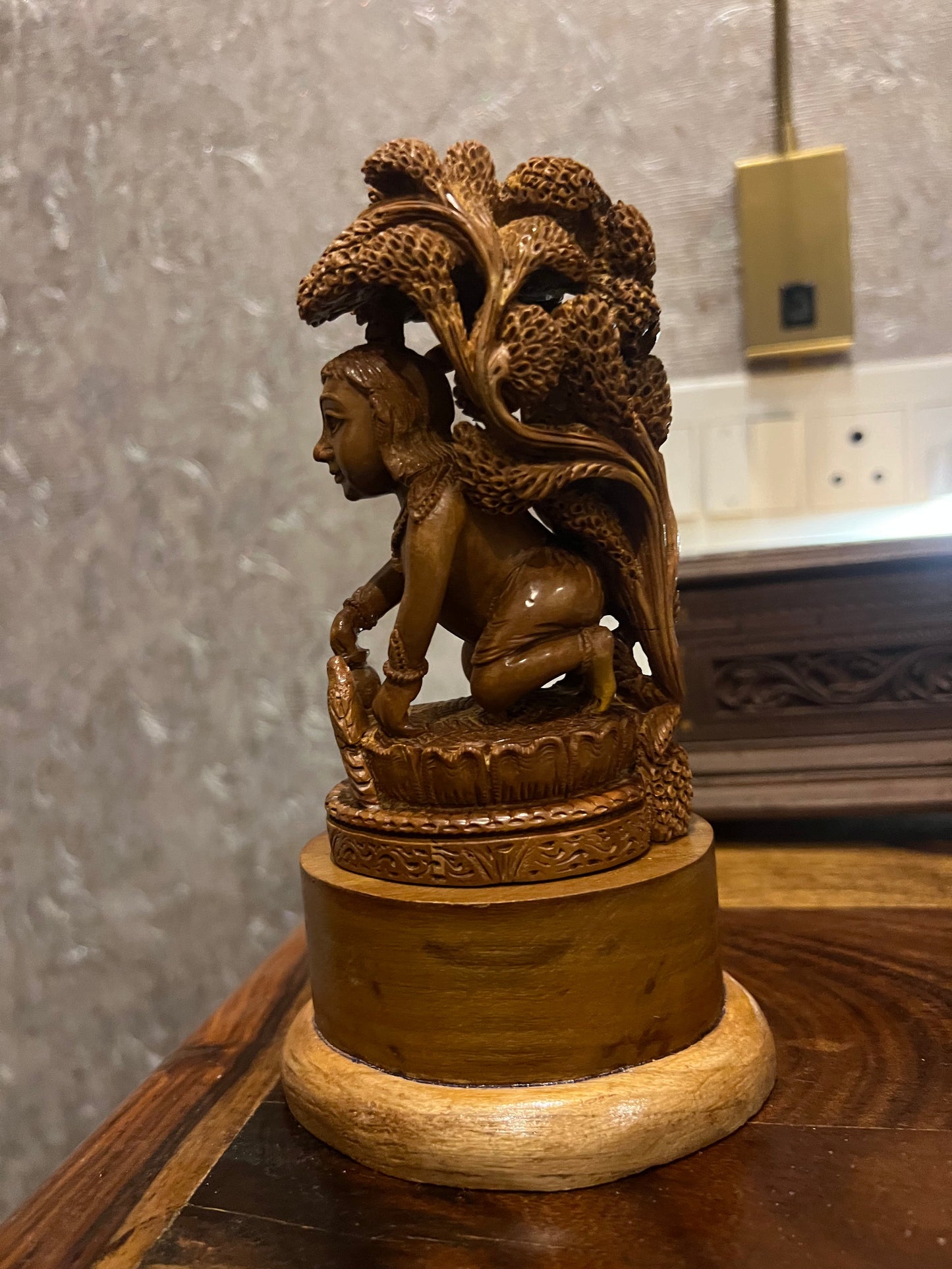 Sandalwood Baby Krishna Eating Makhan Under Tree - Malji Arts