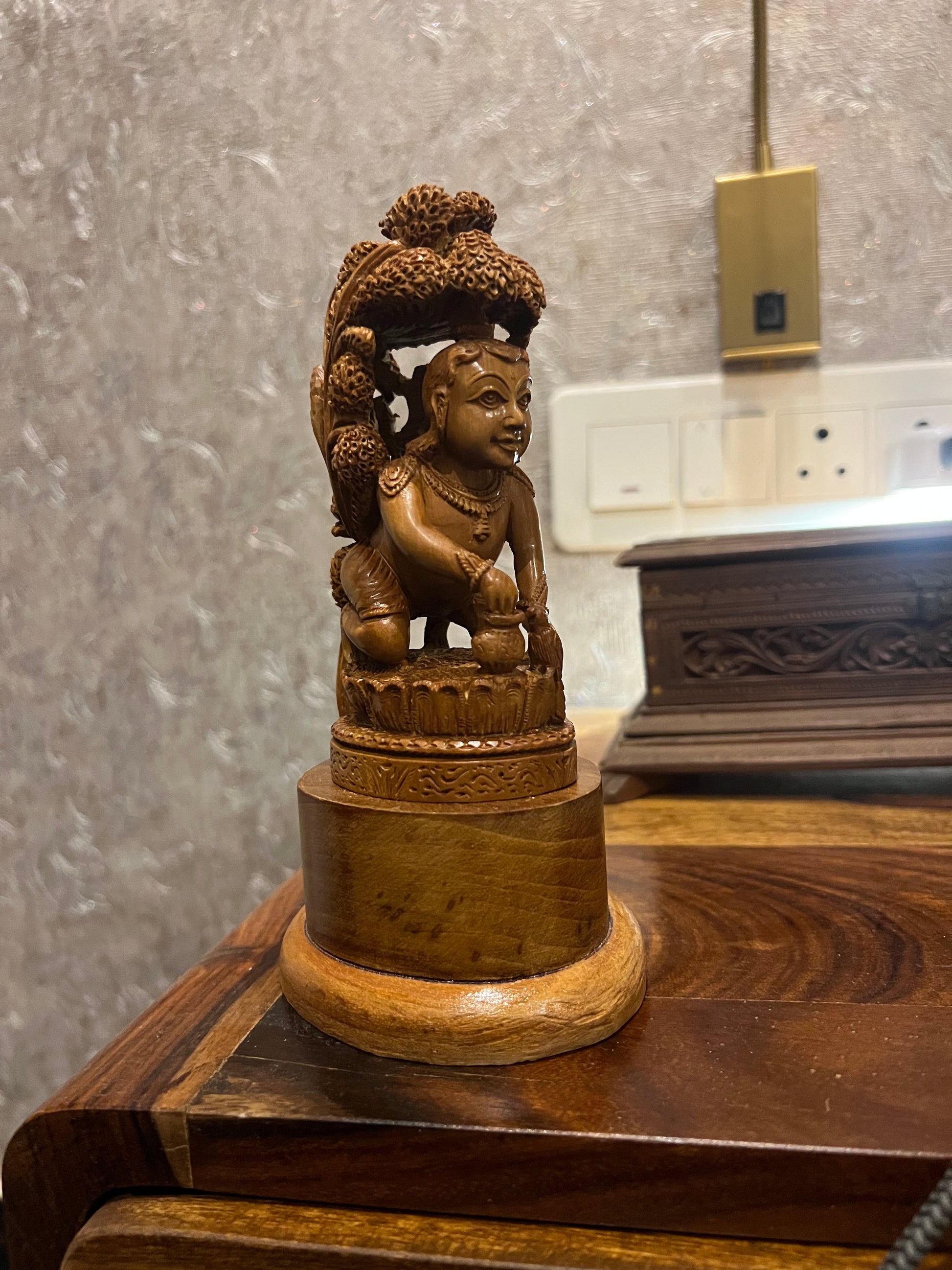 Sandalwood Baby Krishna Eating Makhan Under Tree - Malji Arts